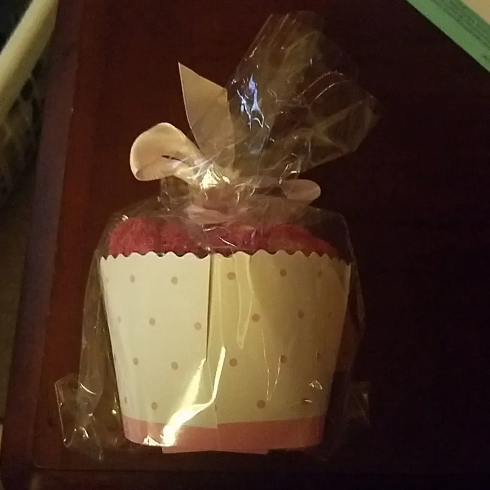 Cupcake wine socks
